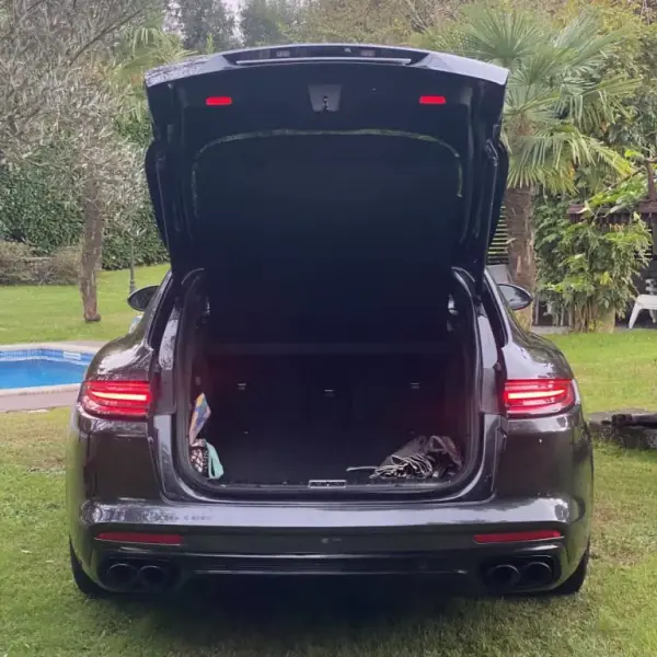 Porsche Panamera Sport Turismo 2019 - 69990 EUR, 210000 km - AUTO.MOTO.pt - 210000km - foto 8 de 50