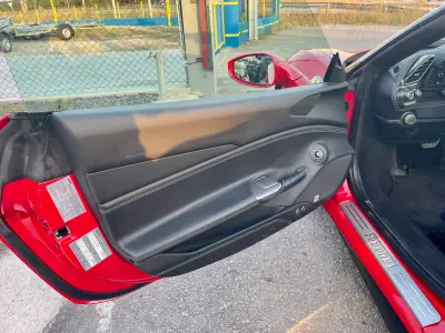 Ferrari 488 2017 - 299750 EUR, 26250 km - AUTO.MOTO.pt - 26250km - foto 16 de 26