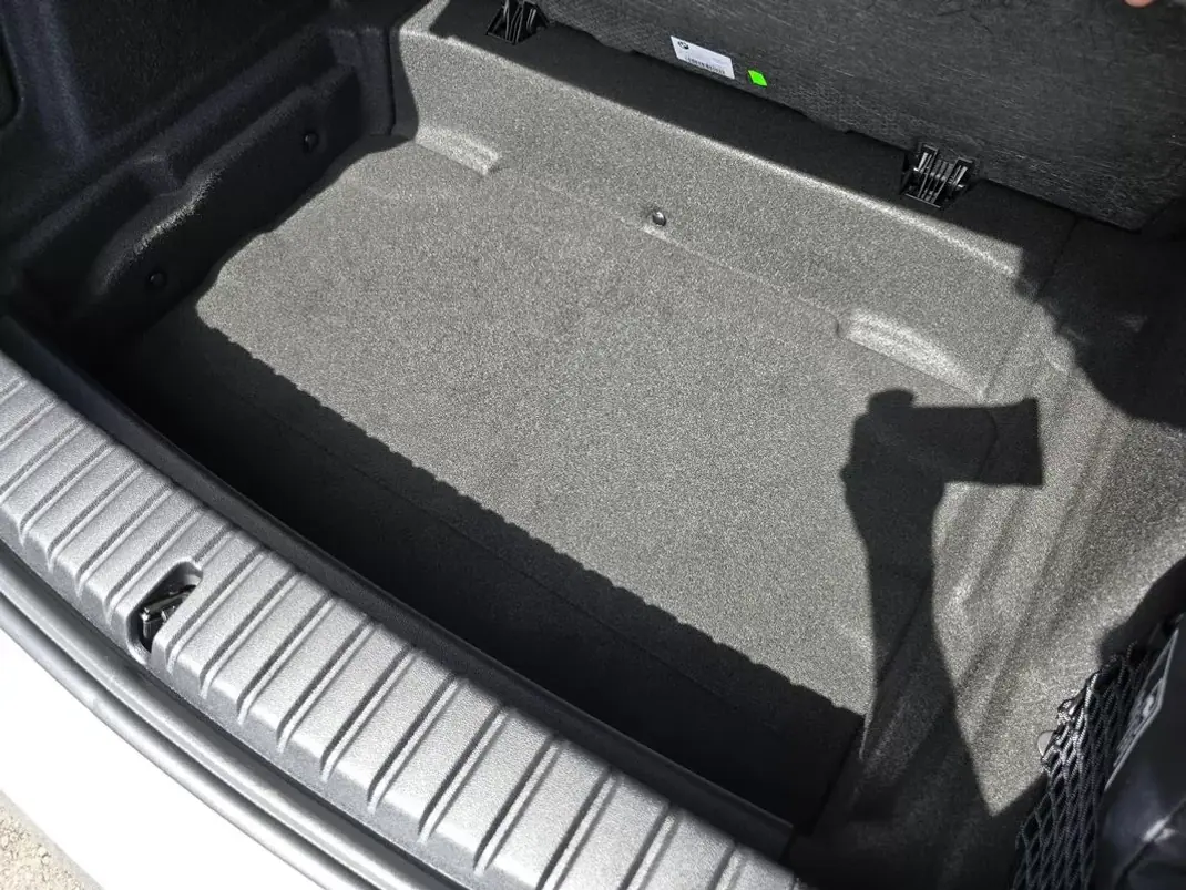 BMW 116 2025 - 30500 EUR, 14400 km - AUTO.MOTO.pt - 14400km - foto 39 de 39