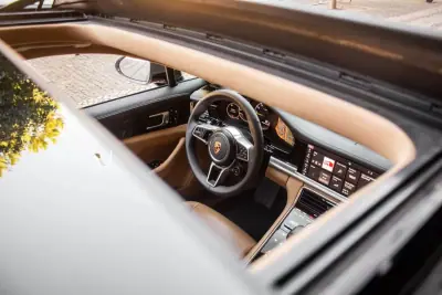 Porsche Panamera 2020 - 79990 EUR, 128249 km - 128249km - foto 36 de 48