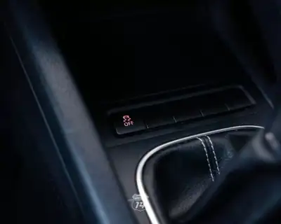 Volkswagen Scirocco 2013 - 16990 EUR, 153299 km - AUTO.MOTO.pt - 153299km - foto 38 de 49