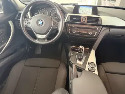 BMW 318 2015 - 13250 EUR, 255290 km - AUTO.MOTO.pt - 255290km - foto 10 de 27