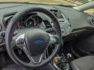Ford Fiesta 2016 - 9800 EUR, 81688 km - AUTO.MOTO.pt - 81688km - foto 7 de 7