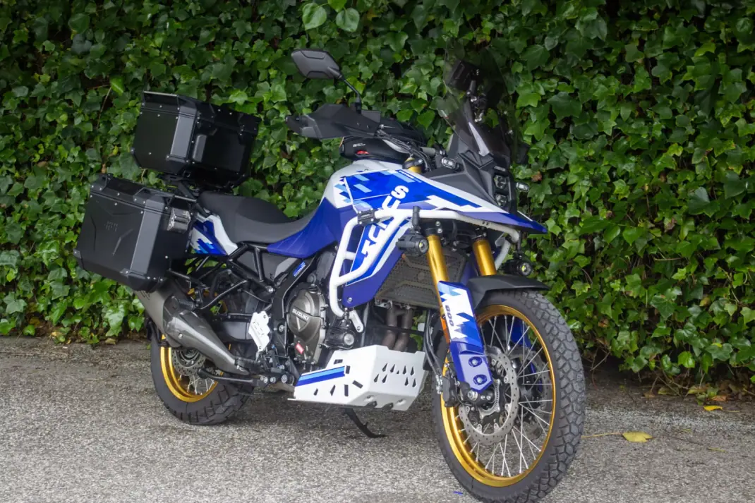 Suzuki DL 2025 - 12900 EUR, 5000 km - AUTO.MOTO.pt - 5000km - foto 1 de 12