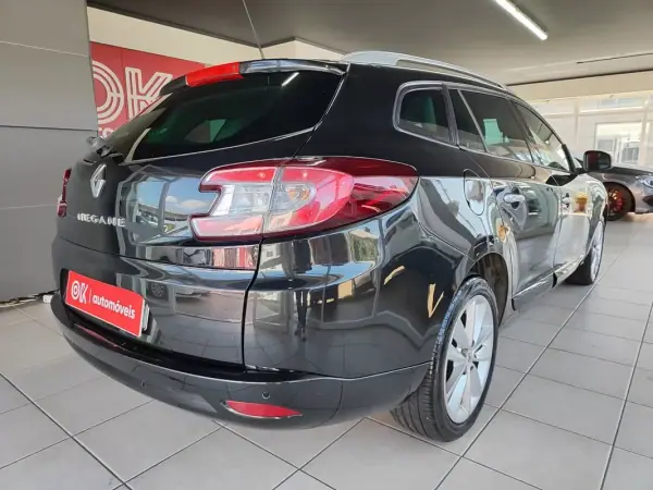 Renault Mégane Sport Tourer 2009 - 5450 EUR, 214000 km - AUTO.MOTO.pt - 214000km - foto 11 de 35
