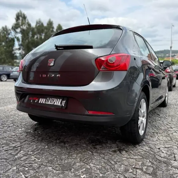 SEAT Ibiza 2011 - 5500 EUR, 210000 km - AUTO.MOTO.pt - 210000km - foto 15 de 20