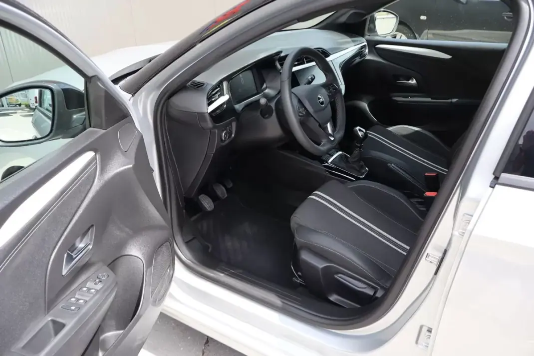 Opel Corsa 2025 - 16500 EUR, 25613 km - AUTO.MOTO.pt - 25613km - foto 11 de 30