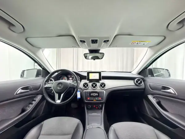 Mercedes-Benz GLA 200 2015 - 17000 EUR, 194000 km - AUTO.MOTO.pt - 194000km - foto 10 de 21