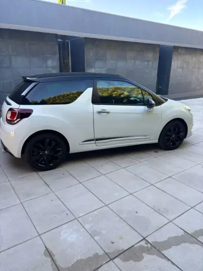 Citroën DS3 2013 - 10900 EUR, 135000 km - AUTO.MOTO.pt - 135000km - foto 8 de 31