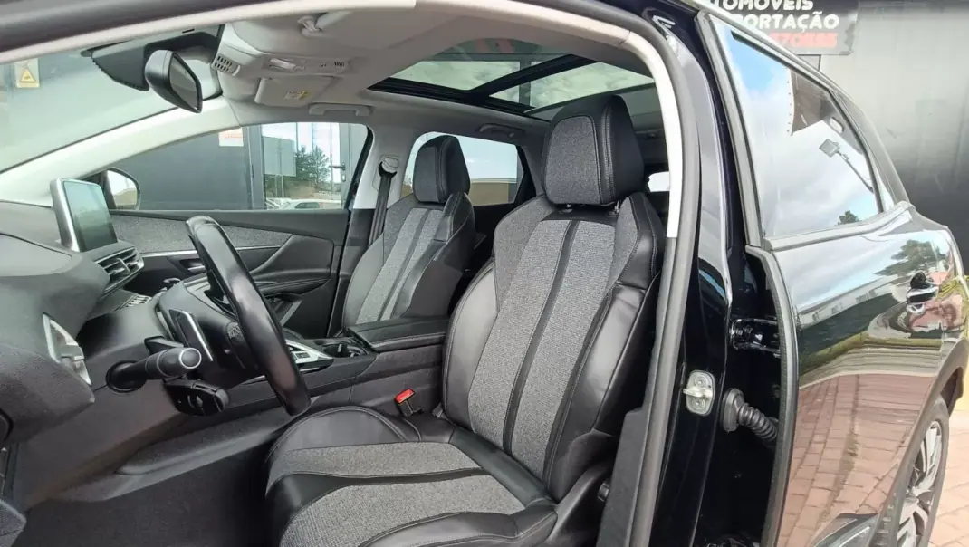 Peugeot 3008 2018 - 20990 EUR, 105000 km - AUTO.MOTO.pt - 105000km - foto 37 de 47