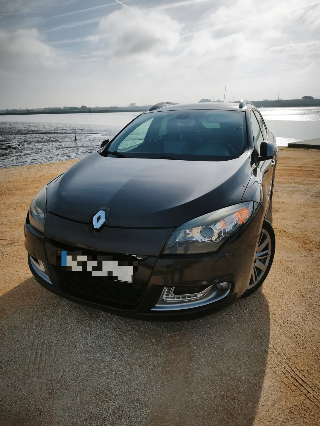 Renault Mégane Sport Tourer 2012 - 6990 EUR, 294000 km - AUTO.MOTO.pt - 294000km - foto 2 de 10
