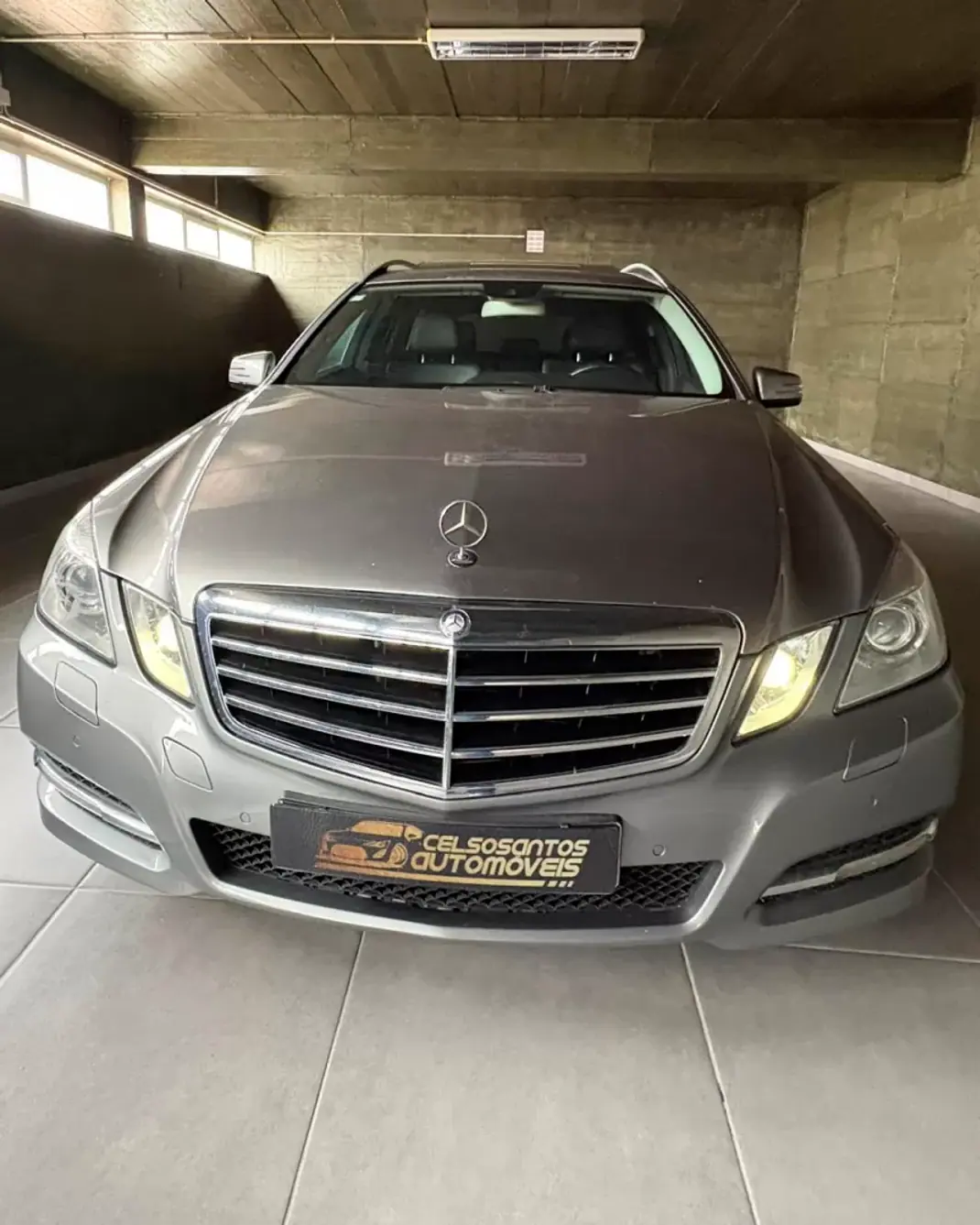 Mercedes-Benz E 250 2010 - 13400 EUR, 252500 km - AUTO.MOTO.pt - 252500km - foto 2 de 12