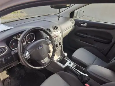 Ford Focus SW 2008 - 3990 EUR, 279000 km - AUTO.MOTO.pt - 279000km - foto 8 de 12