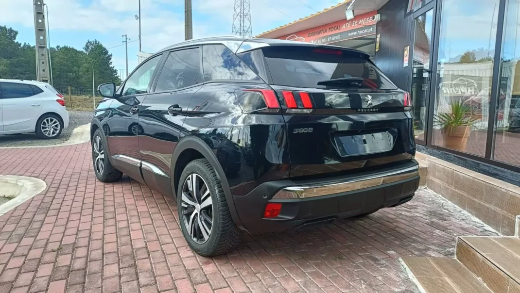 Peugeot 3008 2018 - 20990 EUR, 105000 km - AUTO.MOTO.pt - 105000km - foto 33 de 47