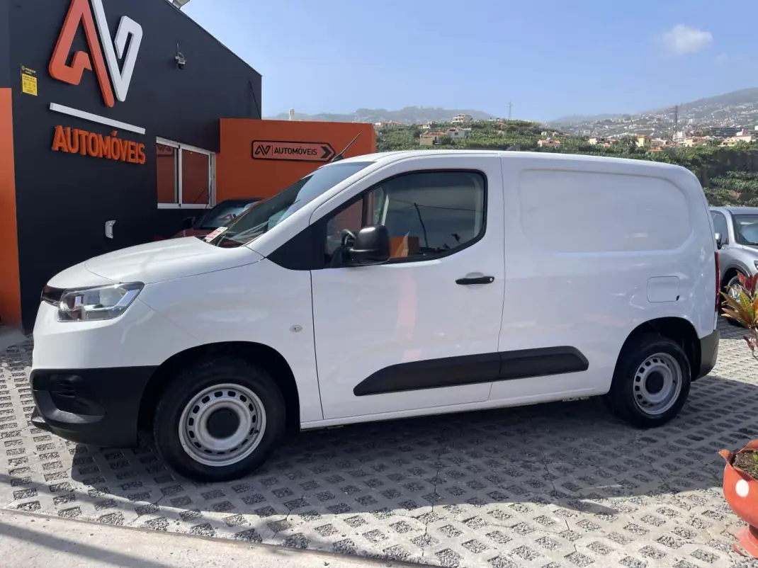 Toyota Proace City Verso 2021 - 16950 EUR, 84847 km - 84847km - foto 4 de 14