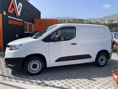 Toyota Proace City Verso 2021 - 16950 EUR, 84847 km - 84847km - foto 4 de 14