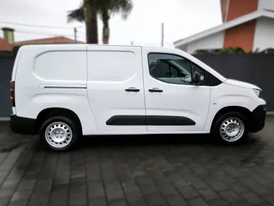 Peugeot Partner 1.5 BlueHDI Longa c/Barras Tejadilho 2020 - 13950 EUR, 114372 km - AUTO.MOTO.pt - 114372km - foto 3 de 44