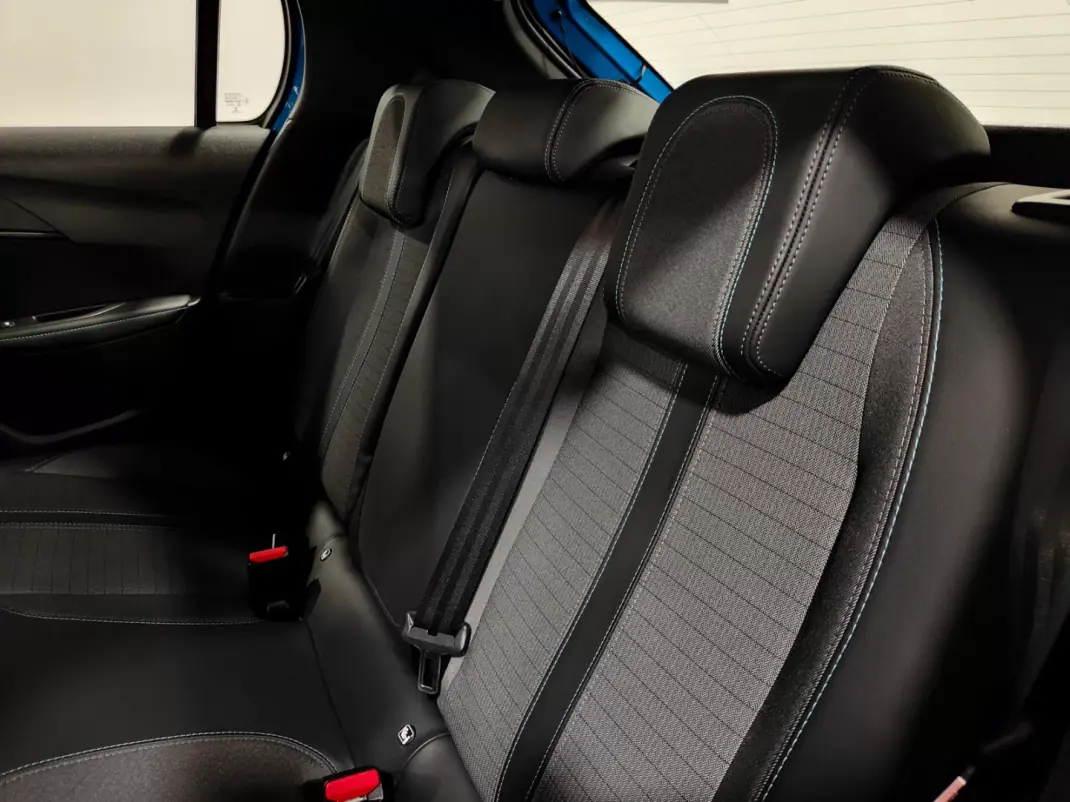 Peugeot 208 2019 - 14500 EUR, 90000 km - AUTO.MOTO.pt - 90000km - foto 35 de 60