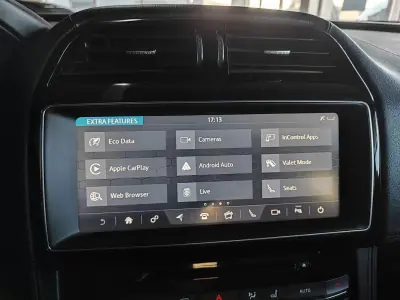 Jaguar F-Pace 2017 - 22500 EUR, 147000 km - AUTO.MOTO.pt - 147000km - foto 32 de 40