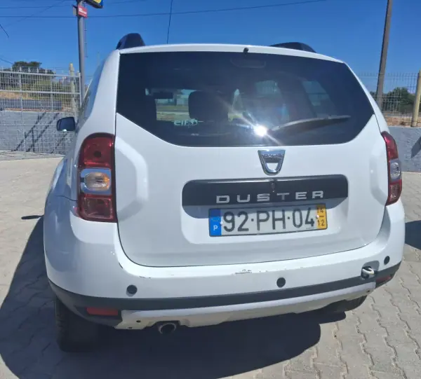 Dacia Duster 2014 - 8950 EUR, 200000 km - AUTO.MOTO.pt - 200000km - foto 4 de 7