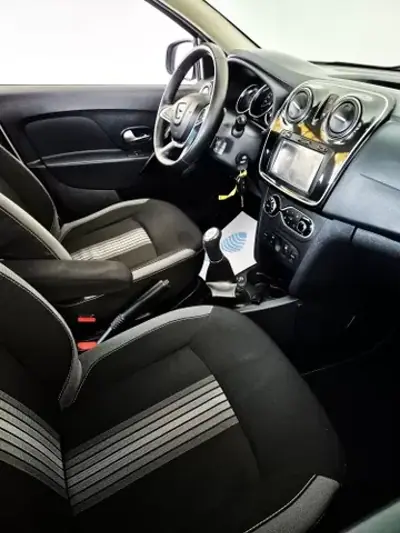 Dacia Sandero 2018 - 11750 EUR, 134274 km - AUTO.MOTO.pt - 134274km - foto 7 de 11