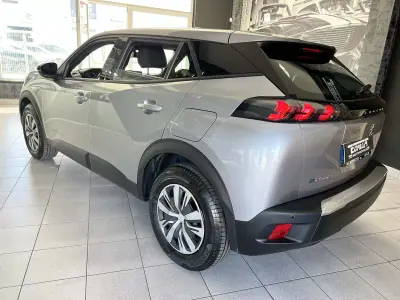 Peugeot e-2008 2023 — foto 4 de 25