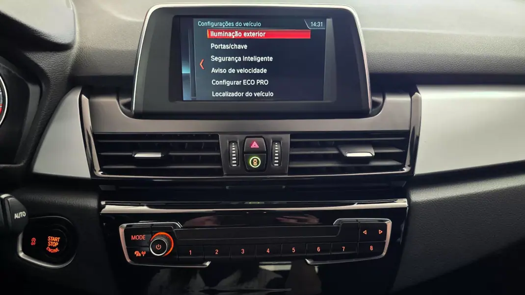 BMW 216 Active Tourer 2018 - 16890 EUR, 83598 km - AUTO.MOTO.pt - 83598km - foto 24 de 44