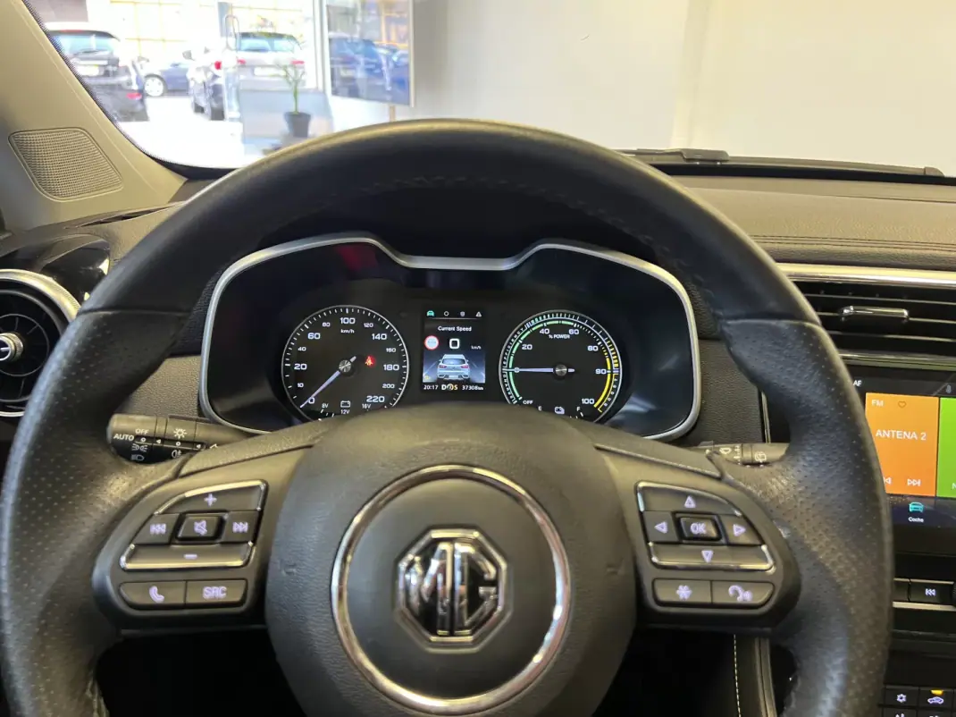 MG ZS 2020 - 17990 EUR, 35000 km - AUTO.MOTO.pt - 35000km - foto 39 de 49