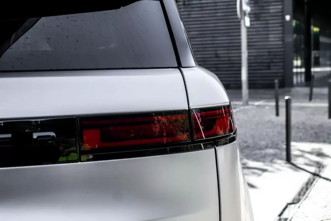 Land Rover Range Rover Sport 2023 - 83990 EUR, 131215 km - AUTO.MOTO.pt - 131215km - foto 11 de 46