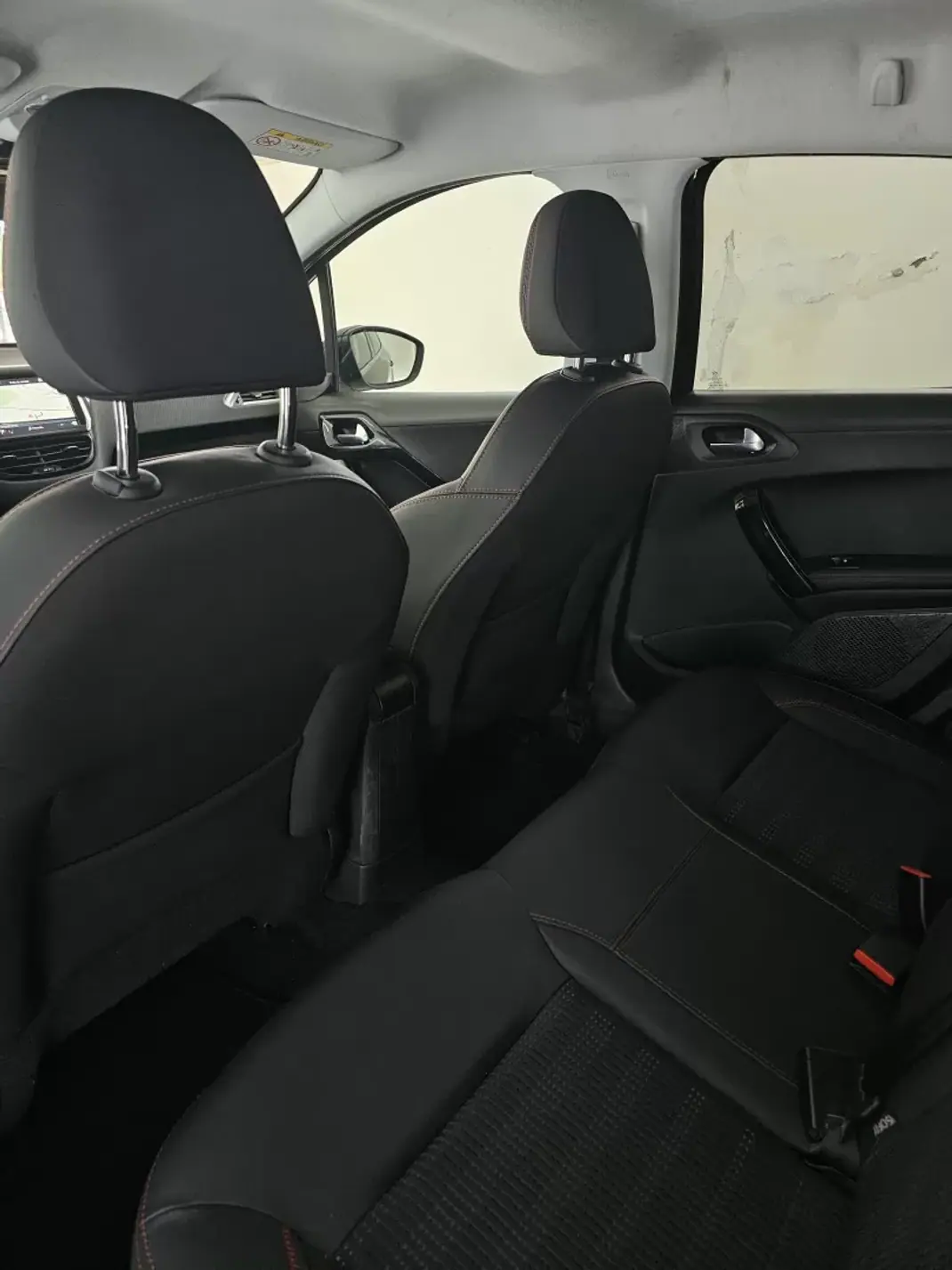 Peugeot 208 2019 - 11950 EUR, 90328 km - AUTO.MOTO.pt - 90328km - foto 80 de 90