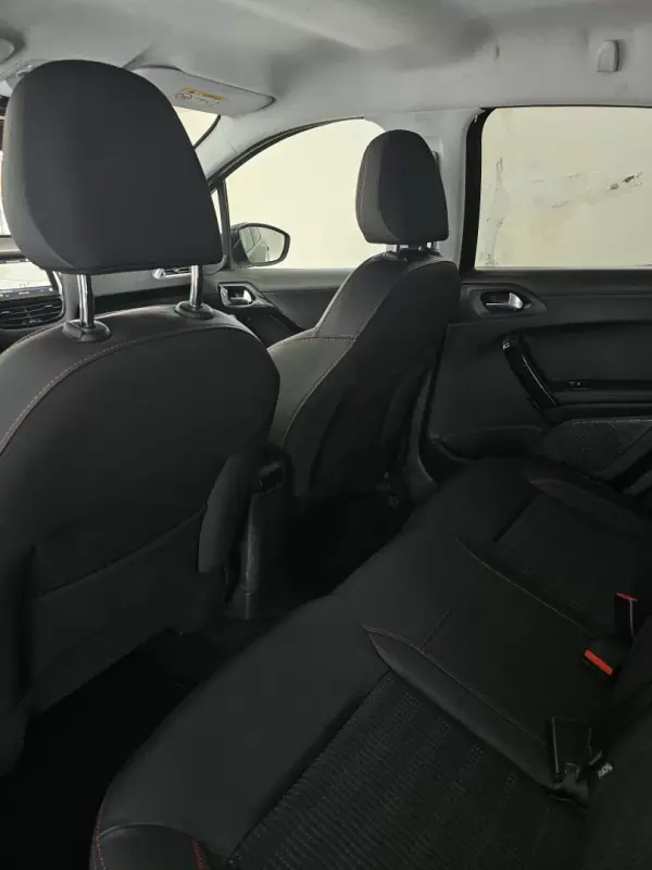 Peugeot 208 2019 - 11950 EUR, 90328 km - AUTO.MOTO.pt - 90328km - foto 80 de 90
