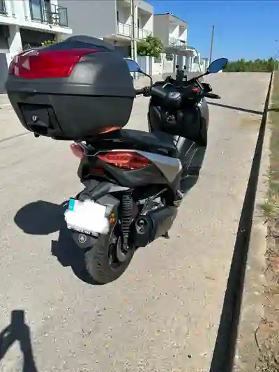 Yamaha XMAX 2018 - 3750 EUR, 34000 km - 34000km - foto 3 de 5