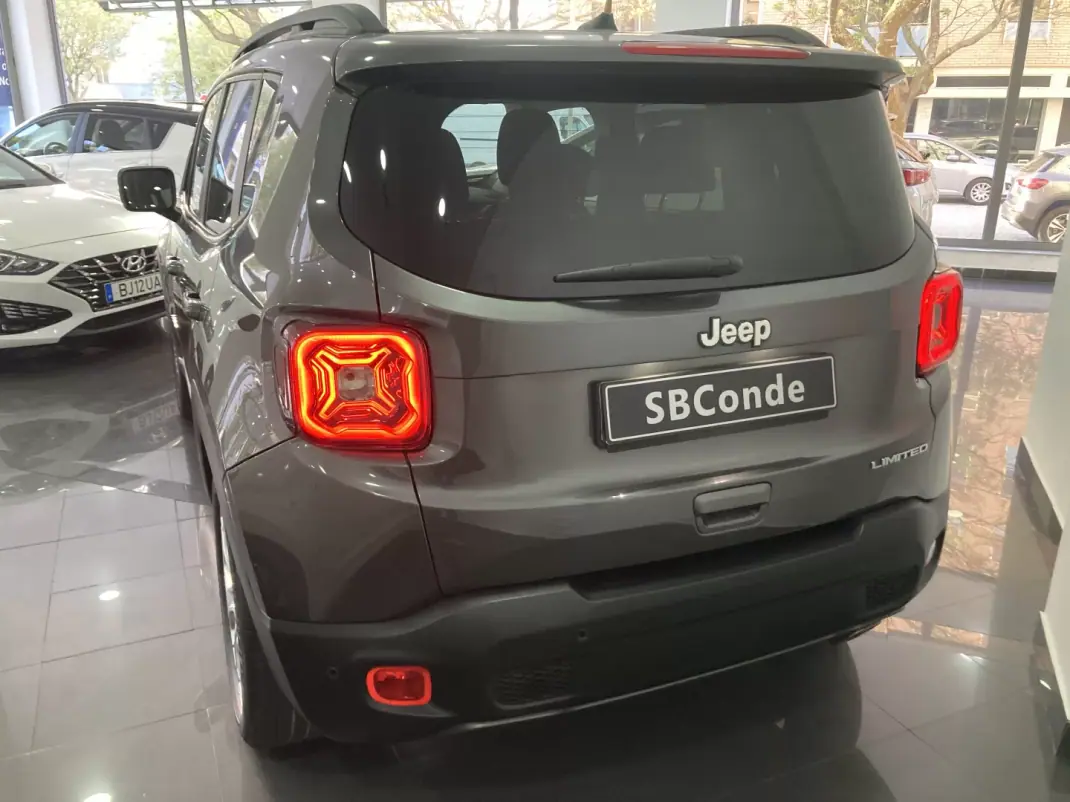 Jeep Renegade 2019 - 12900 EUR, 102216 km - AUTO.MOTO.pt - 102216km - foto 30 de 42