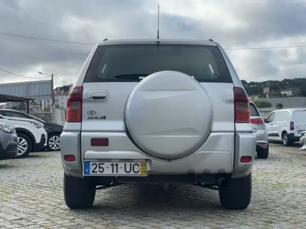 Toyota RAV4 2002 - 11450 EUR, 350453 km - AUTO.MOTO.pt - 350453km - foto 3 de 9
