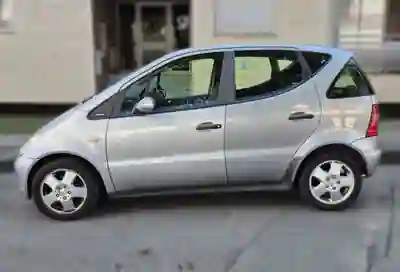Mercedes-Benz A 140 2001 - 2000 EUR, 180000 km - AUTO.MOTO.pt - 180000km - foto 6 de 6