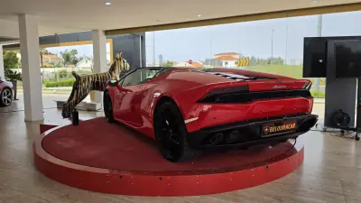 Lamborghini Huracán Spyder 2017 - 270000 EUR, 32790 km - AUTO.MOTO.pt - 32790km - foto 4 de 19