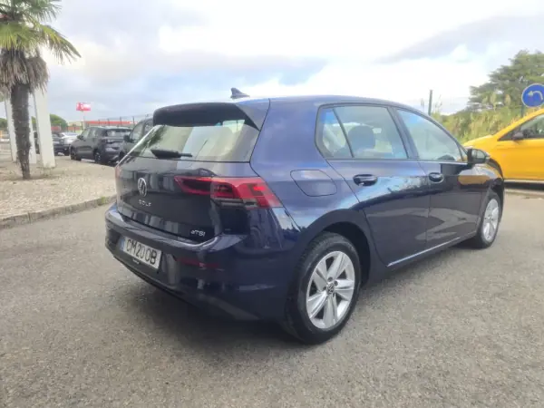 Volkswagen Golf 2023 — foto 3 de 12