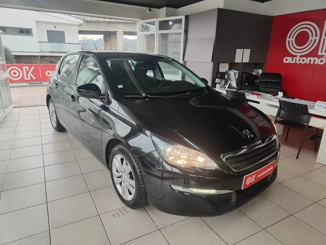 Peugeot 308 2014 - 9350 EUR, 207000 km - AUTO.MOTO.pt - 207000km - foto 2 de 34
