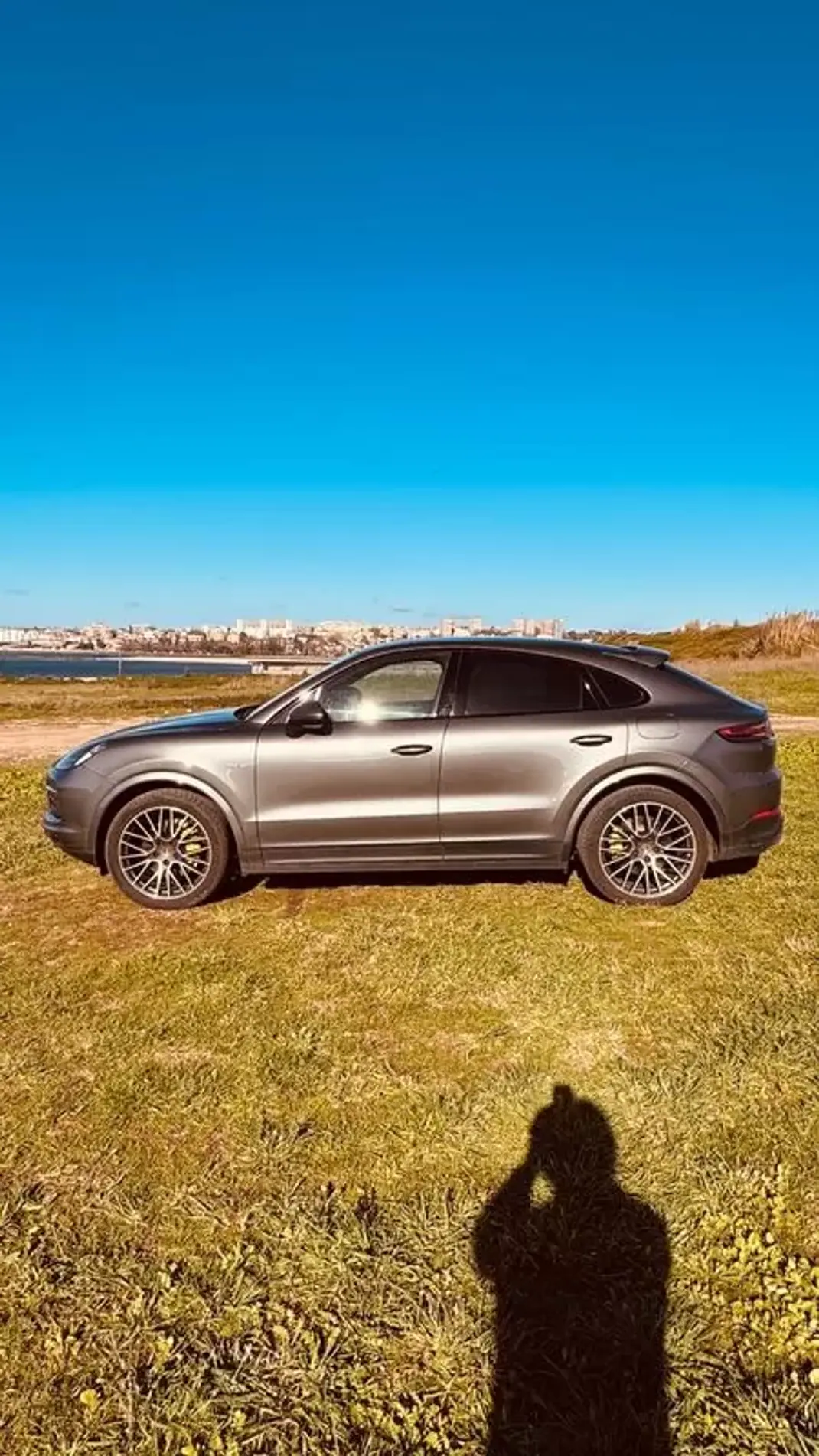 Porsche Cayenne Coupé 2019 - 57500 EUR, 247000 km - AUTO.MOTO.pt - 247000km - foto 1 de 25