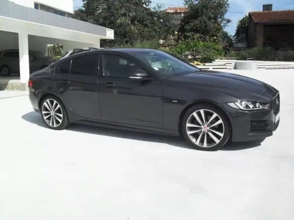 Jaguar XE 2017 - 25950 EUR, 59977 km - AUTO.MOTO.pt - 59977km - foto 7 de 35