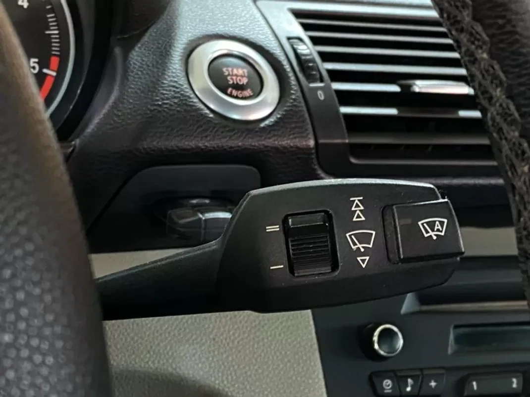 BMW 120 2008 - 12800 EUR, 174000 km - AUTO.MOTO.pt - 174000km - foto 17 de 23