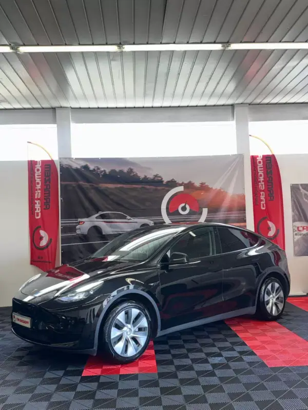 Tesla Model Y STANDARD 2023 Elétrico