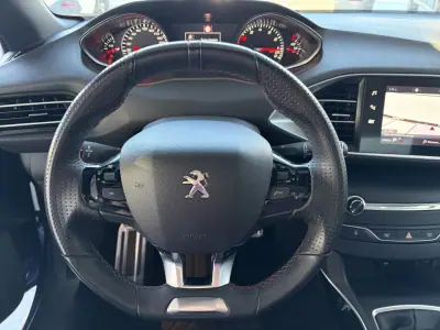 Peugeot 308 2020 - 14990 EUR, 77418 km - AUTO.MOTO.pt - 77418km - foto 15 de 16