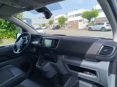 Peugeot e-Expert 2023 - 21990 EUR, 38600 km - AUTO.MOTO.pt - 38600km - foto 13 de 20