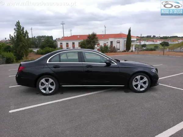 Mercedes-Benz E 220 2017 - 24500 EUR, 181000 km - AUTO.MOTO.pt - 181000km - foto 7 de 20