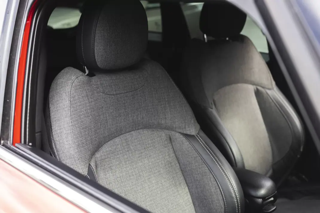 MINI Cooper 2015 - 14500 EUR, 211994 km - AUTO.MOTO.pt - 211994km - foto 24 de 31