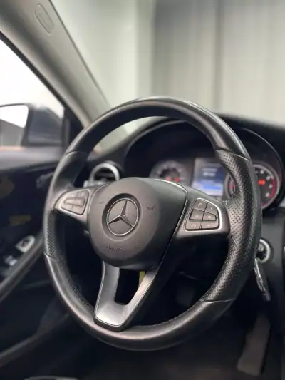 Mercedes-Benz C 180 2016 - 21999 EUR, 107000 km - AUTO.MOTO.pt - 107000km - foto 14 de 19