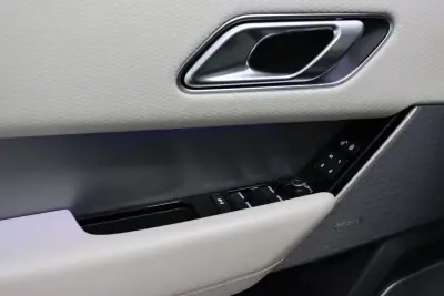 Land Rover Range Rover Velar 2017 - 41900 EUR, 80054 km - AUTO.MOTO.pt - 80054km - foto 4 de 34