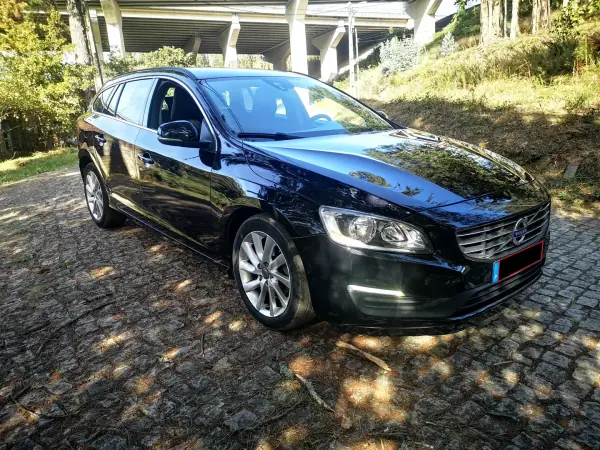 Volvo V60 2014 - 11750 EUR, 270000 km - AUTO.MOTO.pt - 270000km - foto 3 de 17