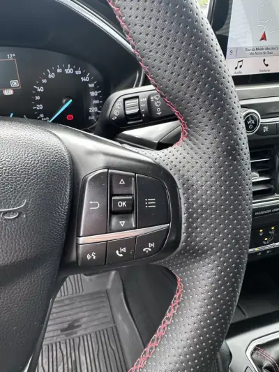 Ford Focus 2018 - 10900 EUR, 100000 km - AUTO.MOTO.pt - 100000km - foto 40 de 56